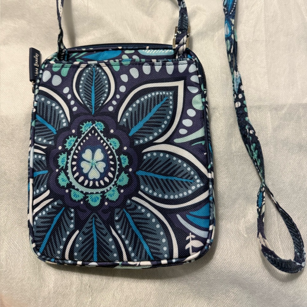 Vera Bradley Teal and Navy Patterned Crossbody Bag w/coin pouch. - Picture 2 of 14